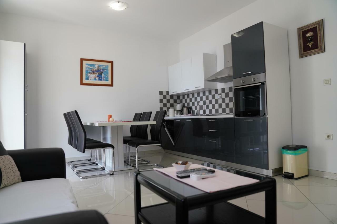 Sesar Krk - No. 2 Vinko Apartmán Krk Town